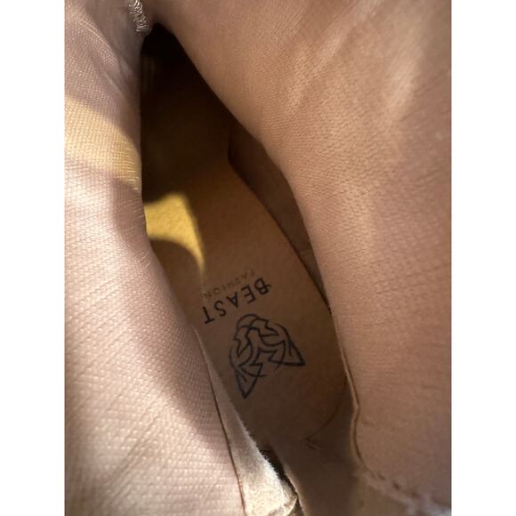 BEAST Fashion Weslee Faux Suede Ankle Boot size 6.5 - Picture 8 of 9